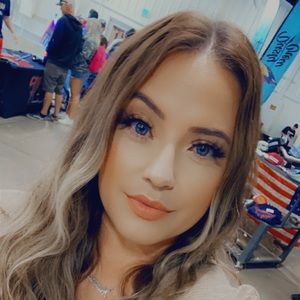 Meet your Posher, Mayra